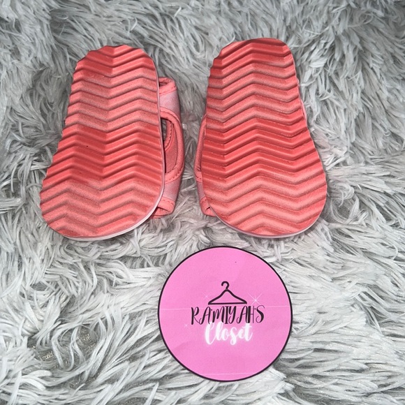 3-6M Carter’s Pink Tie Die Crib Sandals - Picture 2 of 2